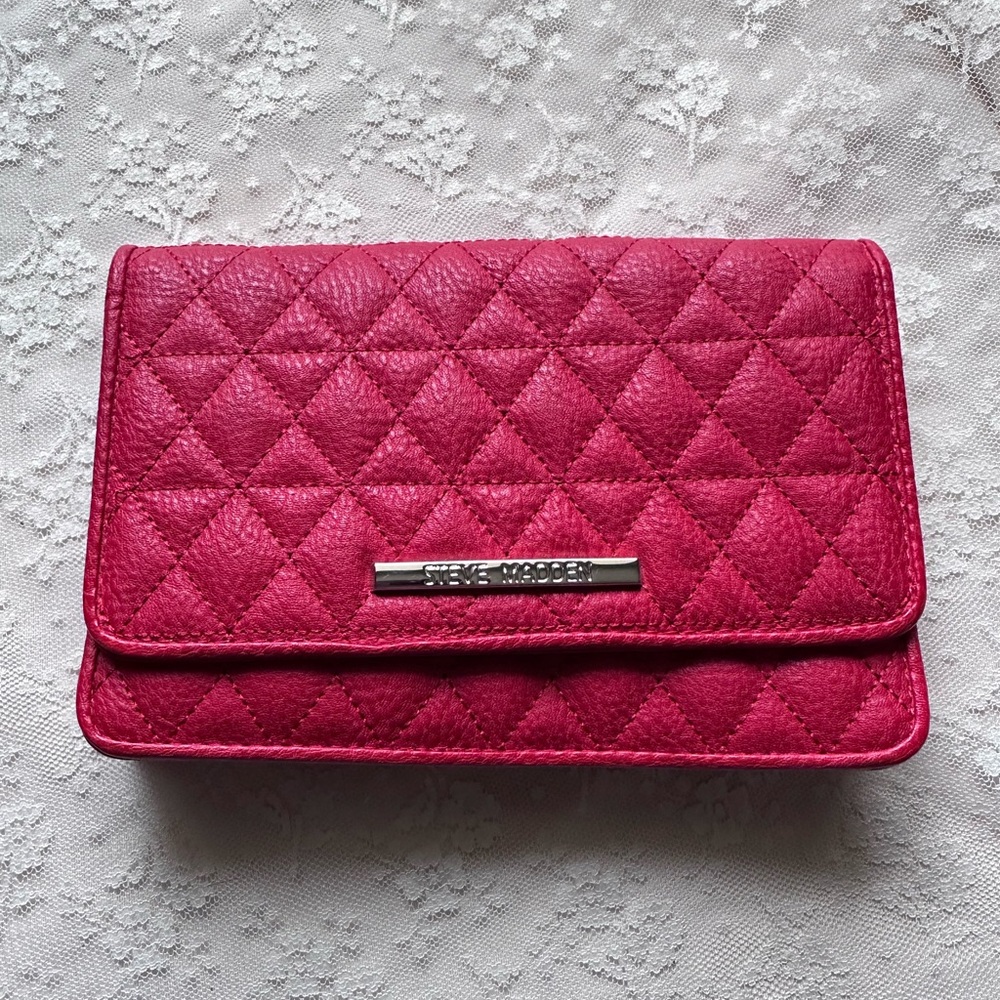 Steve Madden Clutch ⚠️ Strap is missing